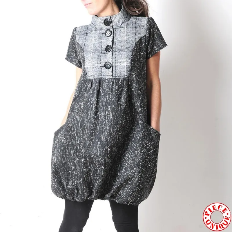 Robe boule noire et blanche, manches courtes